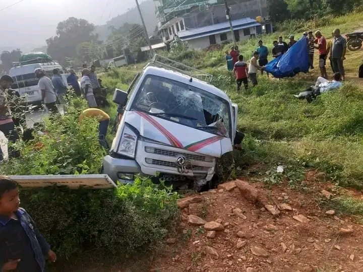 सिन्धुली बाट शिक्षक आम्दोल मा सहभागी हुन आयको गाडि दुर्घटना हुदा १०घाइते